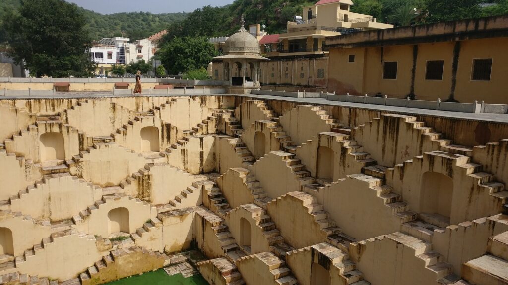 Panna Meena ka Kund