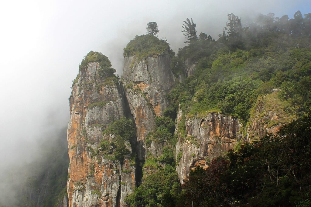 pillar-rocks-near-guna-caves